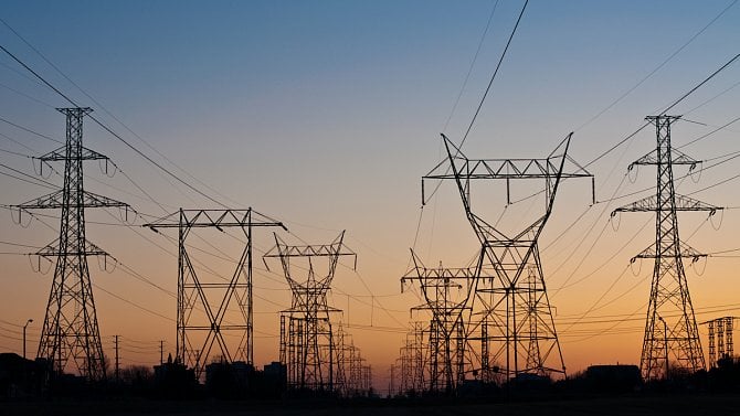 Vláda schválila podmínky úsporného tarifu, letos občané ušetří na elektřině v průměru 4000 Kč