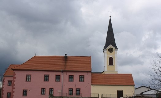 Obec Olešnice, okres České Budějovice, Zámek Olešnice, Kostel sv. Václava, Boží muka Kostelíček