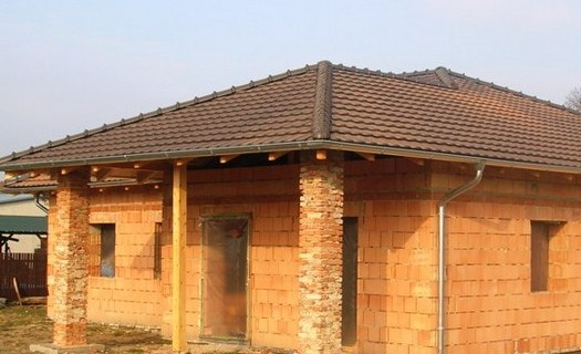 Dodávky komplexních řešení střešních konstrukcí Prostějov, 5-ti letá záruka, údržby střech, nátěry