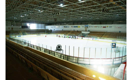 Zimní stadion Klatovy - hokejové zápasy, bruslení pro školy a veřejnost a celoroční ubytovna
