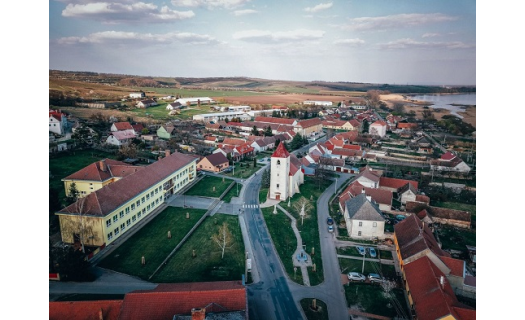 Vinařská oblast s vinnými stezkami, kulturními a přírodními památkami - Obec Sedlec u Mikulova