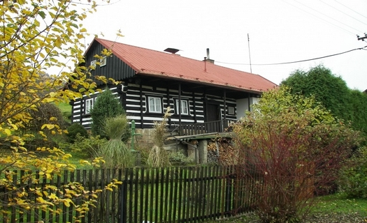 Nádherné prostředí Podkrkonoší, turistické výlety a lidová architektura v Obci Šárovcova Lhota