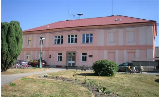 Školní a předškolní vzdělávání v Základní škola a Mateřská škola Lovčice