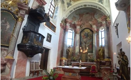 Farní kostel svatého Stanislava je duchovním centrem pro místní věřící.