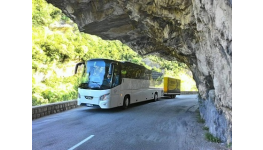 Pohodlné a bezpečné autobusy, minibusy na zájezdy i zahraniční dovolenou
