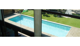 Sportovní plavecký bazén na vlastní zahradě díky firmě Bazény Desjoyaux - pro pohodlné plavání