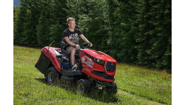 Snadno ovladatelné žací, zahradní traktory Seco Indrustries pro celoroční použití