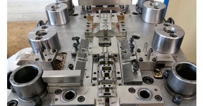 Nástrojárna ISOTRA – výroba nástrojů a vlastních strojů, měřidel i obrábění