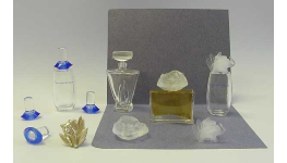 Lisovna plastů kolínské nástrojárny pro sériové i kusové lisování plastových dílů