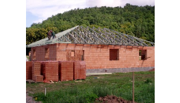 Realizace střech, montáž příhradových vazníků, pokládka střešní krytiny Jihomoravský kraj