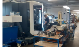 Laserové značení CNC soustružených a frézovaných kovových a plastových dílů