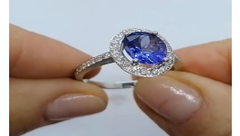 Snubní a zásnubní prsteny osázené diamanty a brilianty