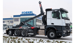 Hákové nosiče kontejnerů od FORNAL trading s.r.o.: Vaše řešení pro kontejnerovou přepravu