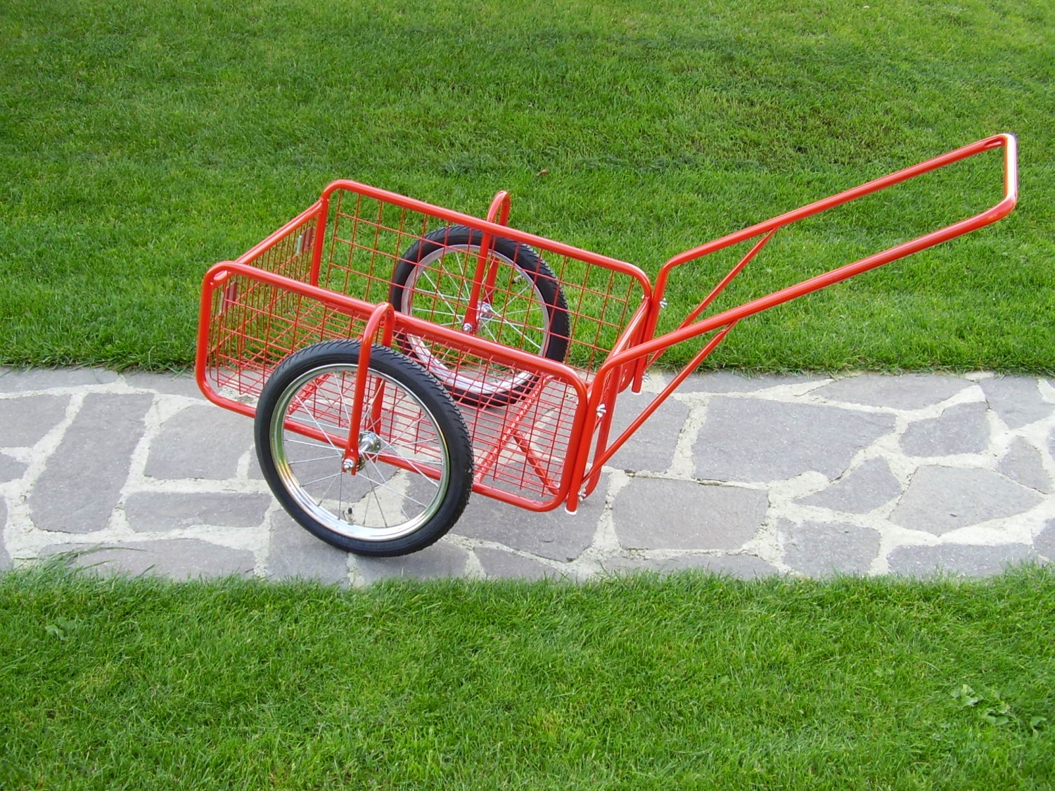Tradiční ruční dvoukolové vozíky výroba a prodej Beroun – snadná přeprava věcí