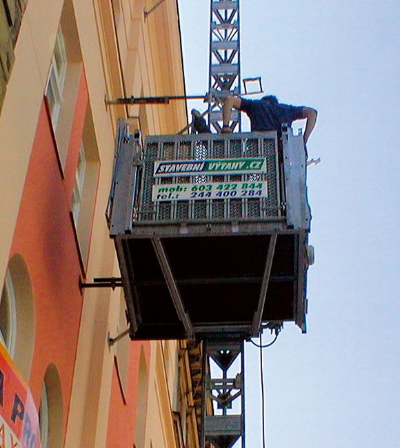 Stavební výtahy nákladní, osobní, shozy na suť, pronájem, prodej Praha