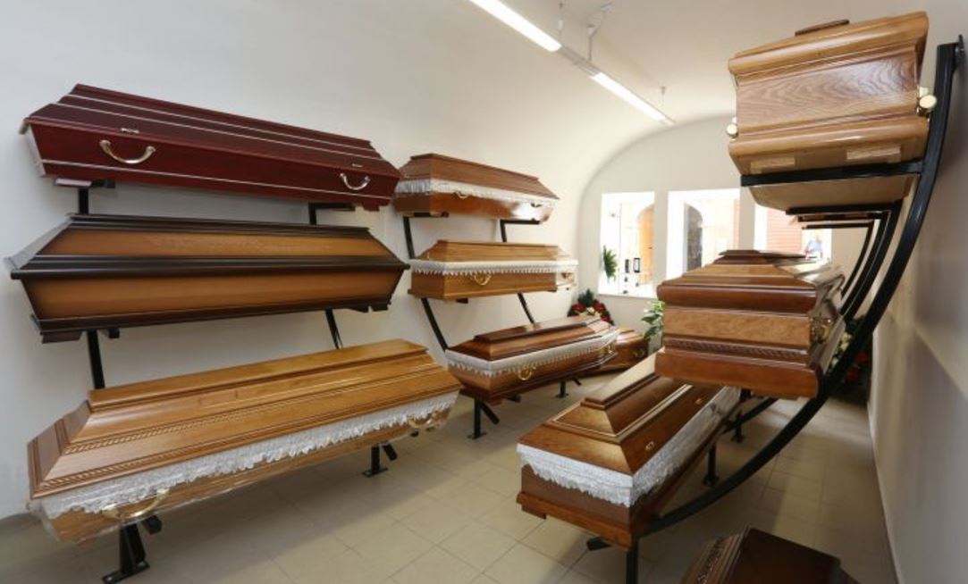 Pohřební ústav Libochovice – zajistí převoz, zpopelnění, pohřeb do země, církevní obřad