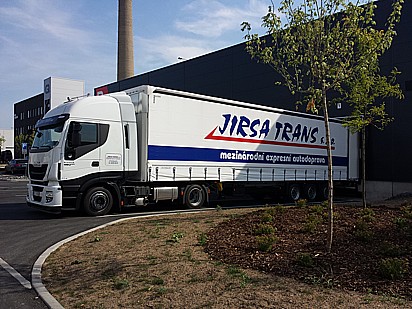 Společnost JIRSA TRANS s.r.o., nákladní, dodávková, kamionová, velkoobjemová autodoprava