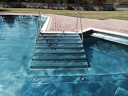 OK POOL CZ s.r.o., dodávka a montáž bazénových technologií pro venkovní, vnitřní bazény