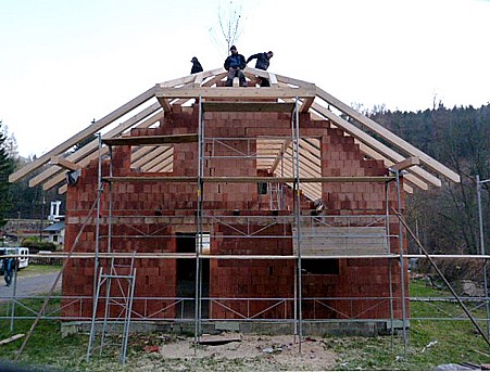 Střechy na klíč, komplexní rekonstrukce střech šikmých i plochých, klempířství