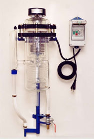 Skleněný závěsný i stolní destilační přístroj - k výrobě destilované vody