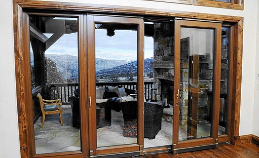 Posuvné balkonové dveře - bezpečné dveře na balkón od kvalitního stolařství v Opavě