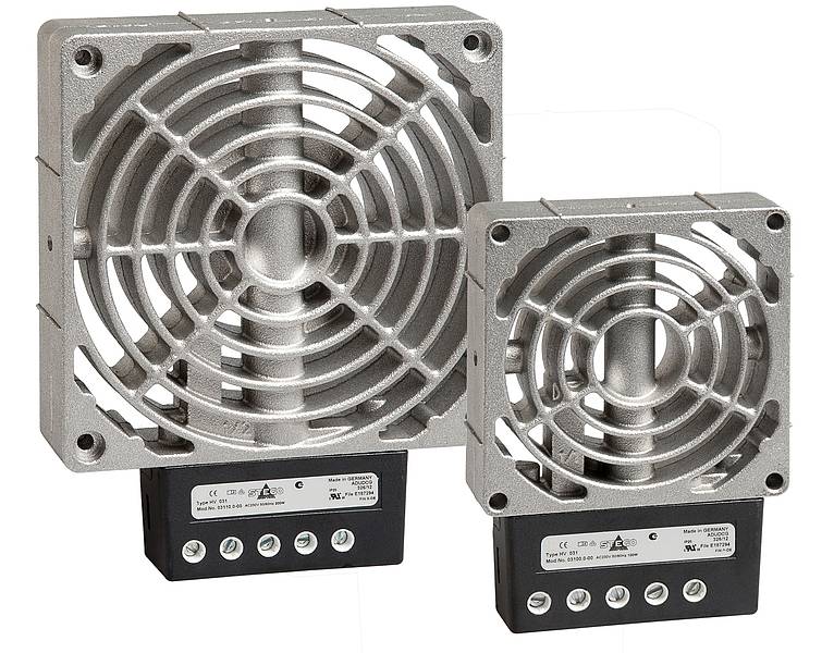 Horkovzdušné ventilátory rovnoměrně rozvedou vyrobené teplo ve skříni rozváděče