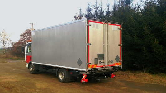 Výroba a montáž nástaveb a kontejnerů na nákladní vozy