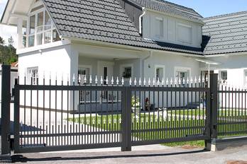 Guardi CZ - Radek Holusek, výroba hliníkových plotů, bran a branek