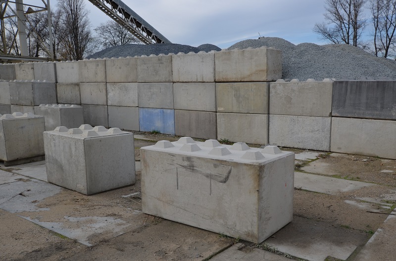 Dočasné i trvalé konstrukce z betonu, šetrné k životnímu prostředí - Betonbloky TBG – bez malty a lepidel
