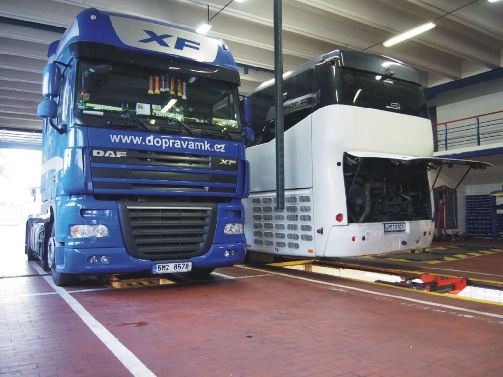 Kompletní a špičkový servis nákladních vozidel a návěsů - vše na jednom místě