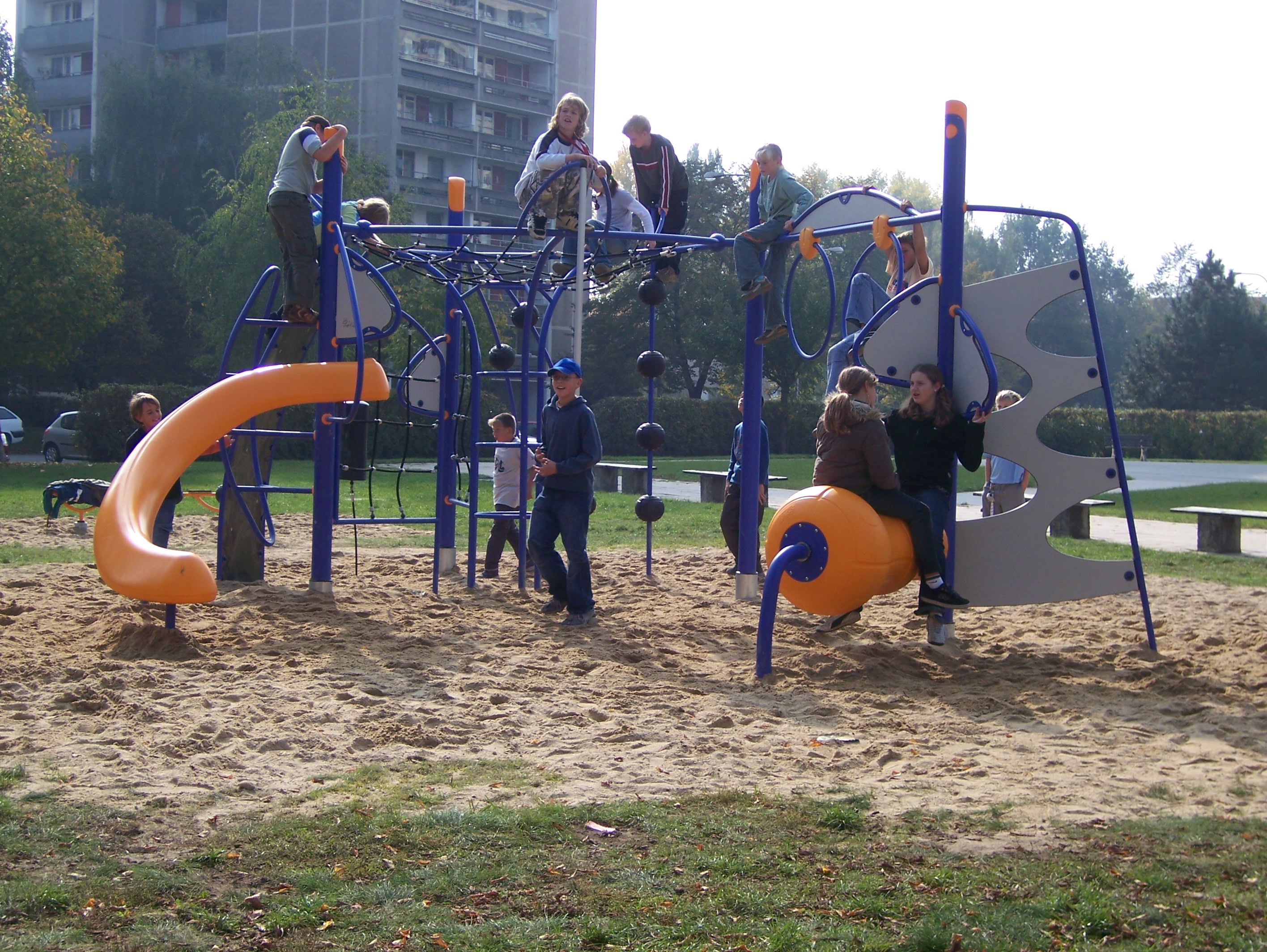Vybavení dětského hřiště, parků pro volný čas, městský mobiliář.