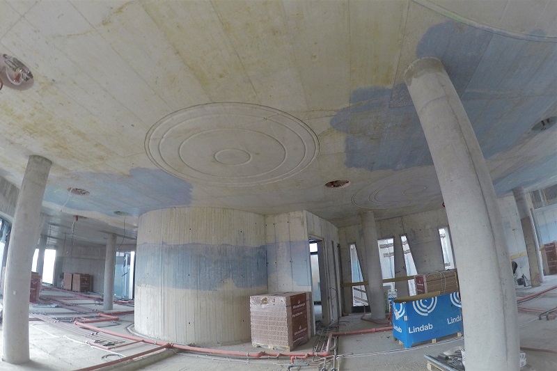 Speciálně namíchaný modrý beton COLORCRETE pro stavbu Paláce Národní