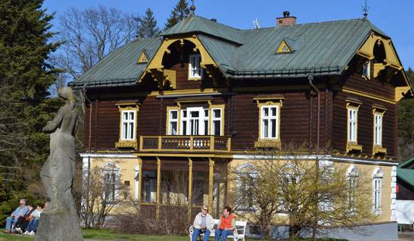 Nově zrekonstruována vila Eugen, Karlova Studánka