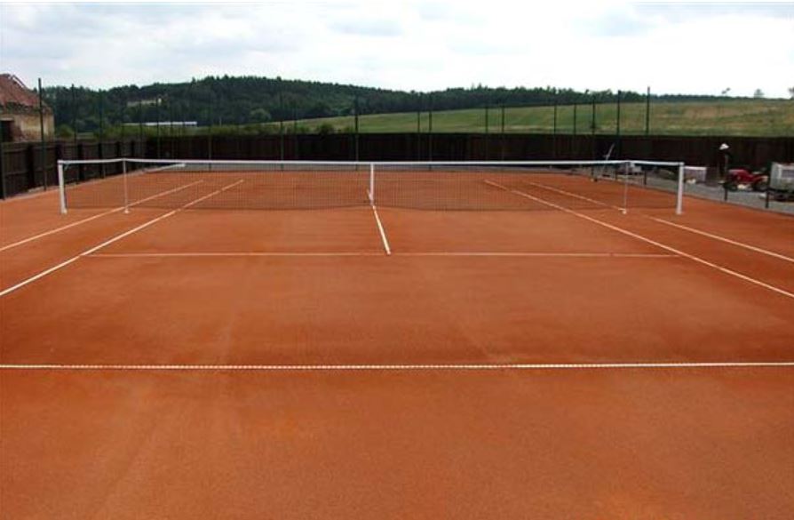 Výstavba vnitřních i vnějších tenisových kurtů z kvalitních sportovních povrchů