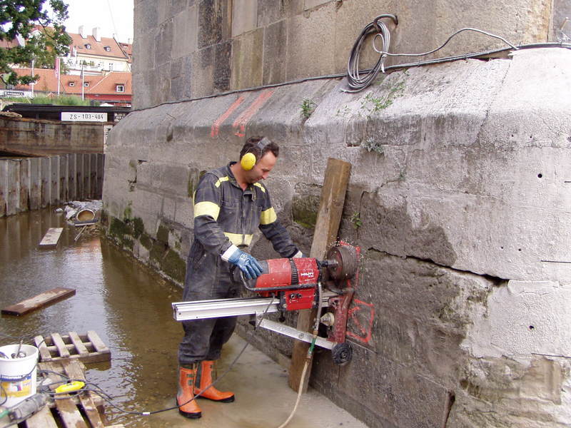 Řezání betonu sanace železobetonu jádrové vrtání Pardubice