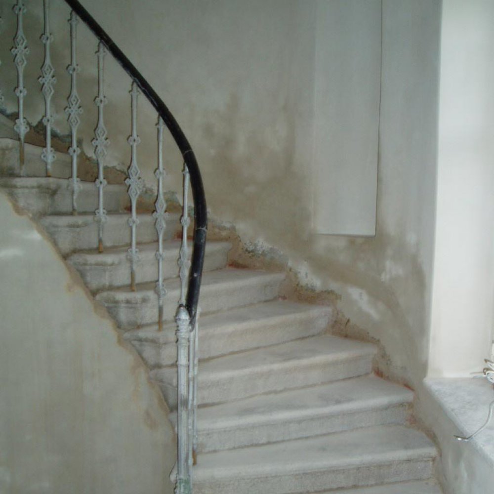 Čištění schodišť interiérů bezprašně