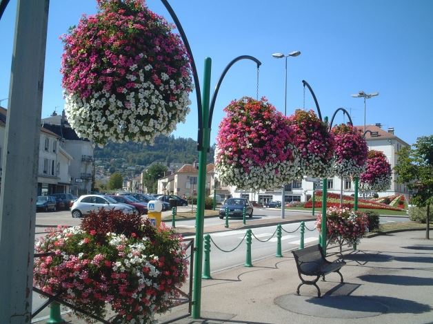 Květinový mobiliář pro města a obce – květináče, truhlíky, mísy