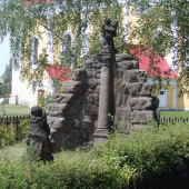 Obec Tuhaň, lidová architektura, historické památky, kostel, zvonice, soubor soch