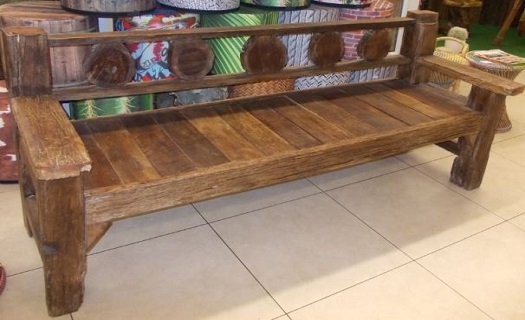 Zprostředkování nábytku z teakové dřeva pro milovníky originálního bydlení