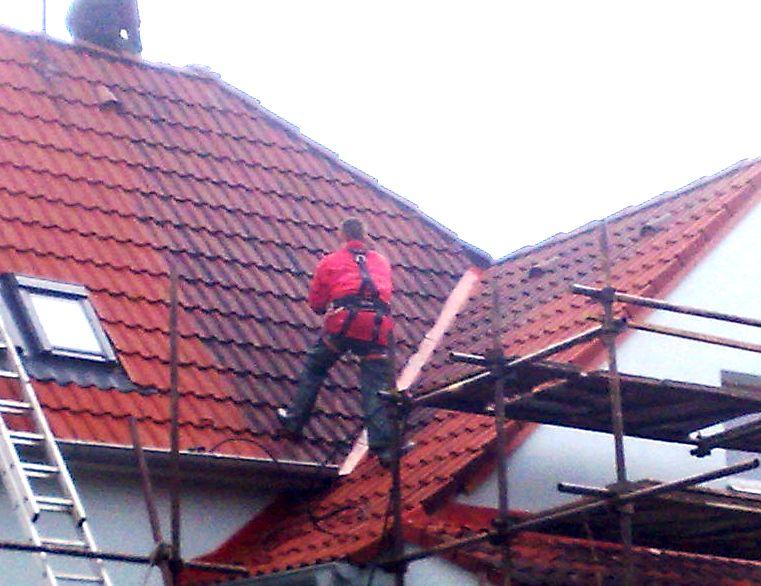 Opravy střech, výměna střešních krytin, práce ve výškách Zlín