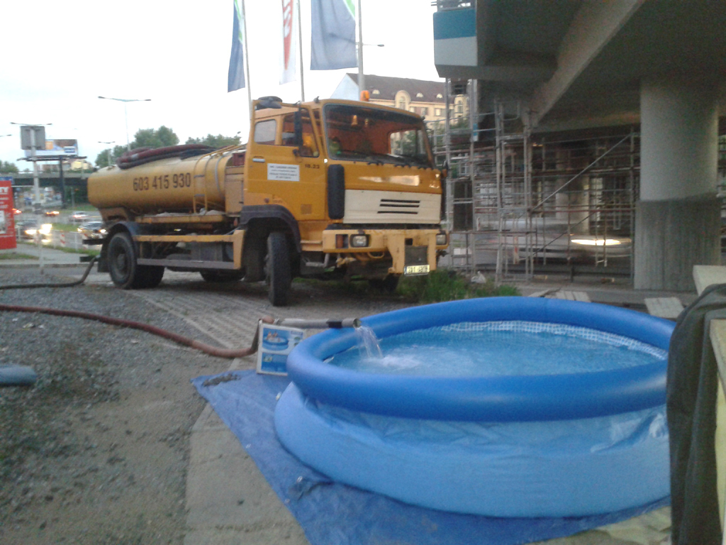 Agentura Hřivna Barrandov, Praha, dovoz vody do studny či bazénu
