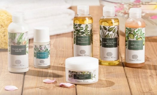Přírodní aromaterapeutická kosmetika z tradičních surovin, péče o pleť i celé tělo
