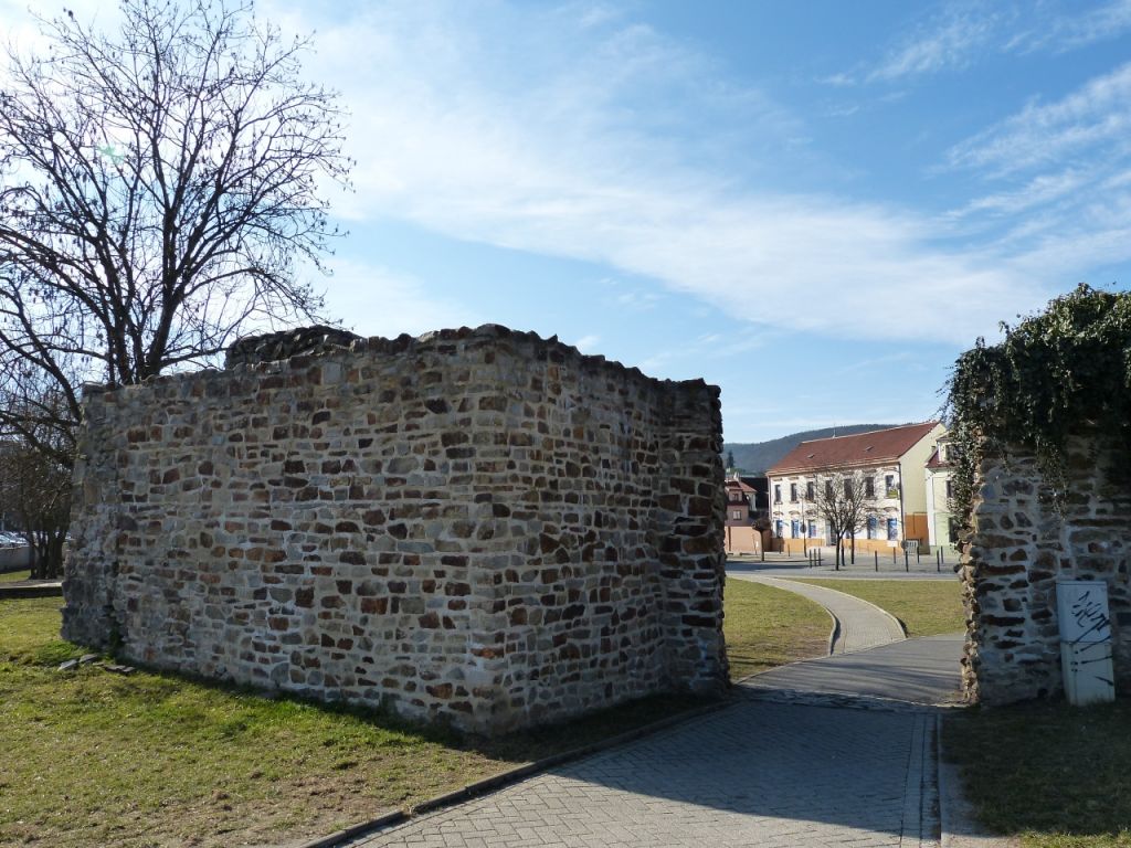 Město Beroun, historické hradby, náměstí, kostel