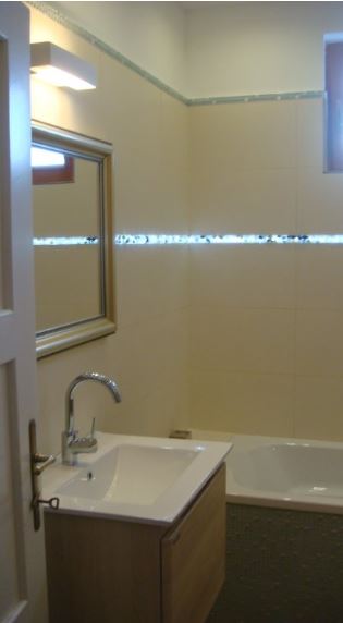 Nová moderní koupelna – profesionální rekonstrukce bytového jádra, obkladačské práce