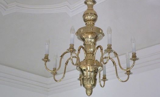 Historická svítidla, lustry, lampy, svícny Brno, prodej a restaurátorské práce