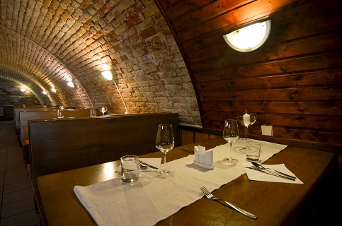 Stylová restaurace a vinárna v moravském stylu – tradiční moravská kuchyně i moderní gastronomie
