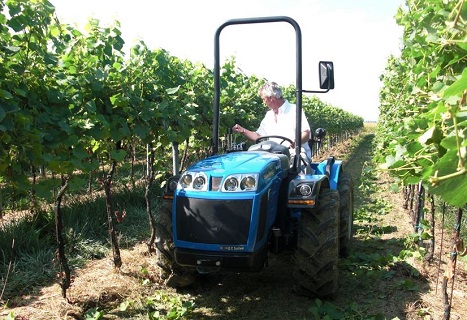 Technologie pro vinice – vinohradnické, zemědělské a komunální stroje a příslušenství
