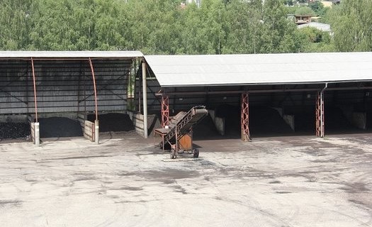 Prodej uhelných briket a palivového dříví Karlovarský kraj, balené uhlí a brikety, dříví v pytlích