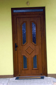 Plastová a dřevěná okna a dveře