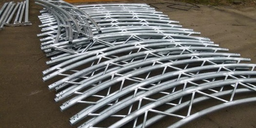 Plachtové haly s jednoduchou montáží - stavebnicový systém ocelových trubek